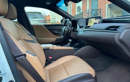 Lexus ES VII, 2018 год, 3 880 000 рублей, 16 фотография