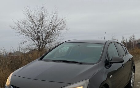 Opel Astra J, 2013 год, 870 000 рублей, 2 фотография