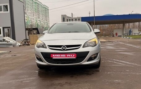Opel Astra J, 2013 год, 685 000 рублей, 2 фотография