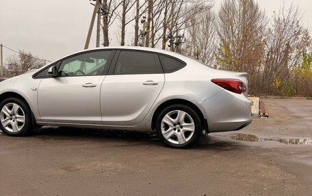 Opel Astra J, 2013 год, 685 000 рублей, 9 фотография