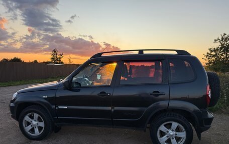 Chevrolet Niva I рестайлинг, 2014 год, 550 000 рублей, 3 фотография