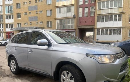 Mitsubishi Outlander III рестайлинг 3, 2012 год, 1 500 000 рублей, 4 фотография