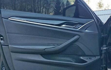 BMW 5 серия, 2019 год, 2 600 000 рублей, 15 фотография