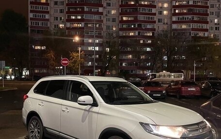 Mitsubishi Outlander III рестайлинг 3, 2015 год, 1 780 000 рублей, 3 фотография