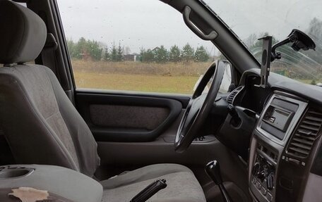 Toyota Land Cruiser 100 рестайлинг 2, 2003 год, 1 500 000 рублей, 2 фотография