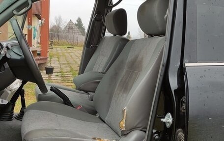 Toyota Land Cruiser 100 рестайлинг 2, 2003 год, 1 500 000 рублей, 6 фотография