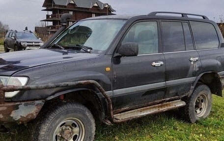 Toyota Land Cruiser 100 рестайлинг 2, 2003 год, 1 500 000 рублей, 11 фотография