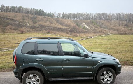 Chevrolet Niva I рестайлинг, 2012 год, 630 000 рублей, 4 фотография