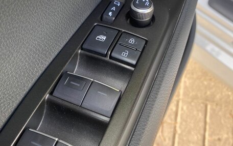 Toyota Camry, 2021 год, 2 990 000 рублей, 9 фотография