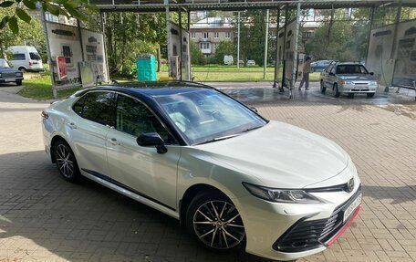 Toyota Camry, 2021 год, 2 990 000 рублей, 4 фотография