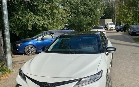 Toyota Camry, 2021 год, 2 990 000 рублей, 3 фотография