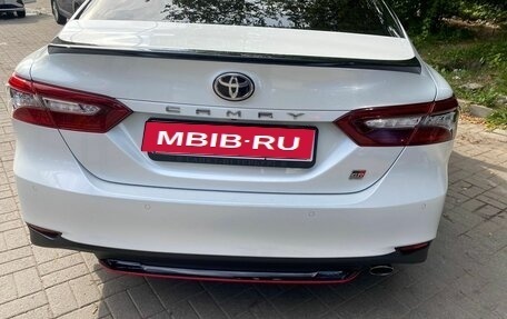 Toyota Camry, 2021 год, 2 990 000 рублей, 6 фотография