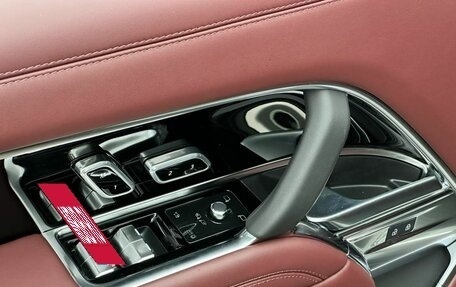 Land Rover Range Rover IV рестайлинг, 2025 год, 31 500 000 рублей, 20 фотография