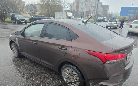 Hyundai Solaris II рестайлинг, 2021 год, 1 690 000 рублей, 2 фотография