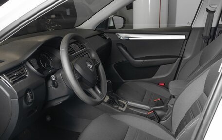 Skoda Octavia, 2019 год, 1 837 700 рублей, 15 фотография