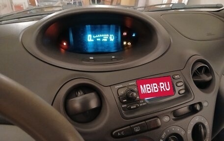 Toyota Yaris I рестайлинг, 2000 год, 345 000 рублей, 7 фотография