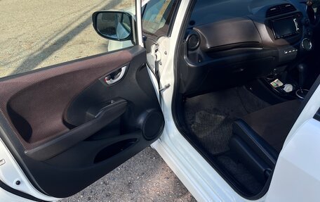 Honda Fit Shuttle I рестайлинг, 2013 год, 1 095 000 рублей, 28 фотография