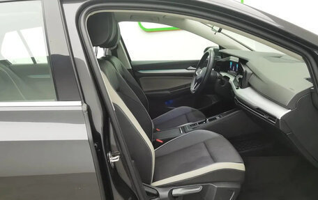 Volkswagen Golf VIII, 2021 год, 1 540 605 рублей, 21 фотография