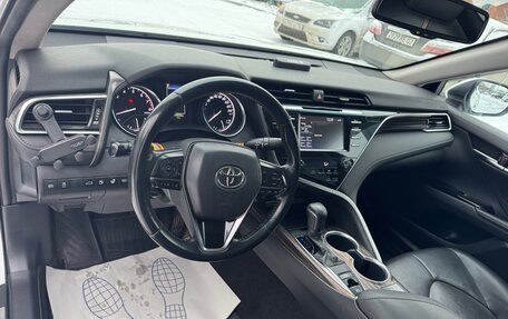 Toyota Camry, 2018 год, 2 300 000 рублей, 5 фотография