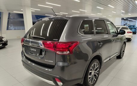 Mitsubishi Outlander III рестайлинг 3, 2016 год, 1 620 000 рублей, 2 фотография