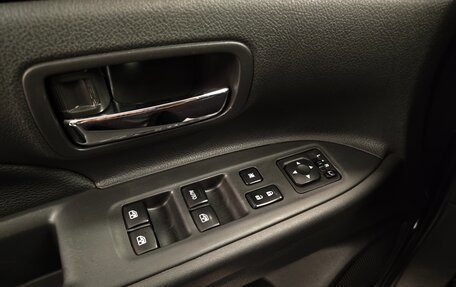 Mitsubishi Outlander III рестайлинг 3, 2016 год, 1 620 000 рублей, 6 фотография