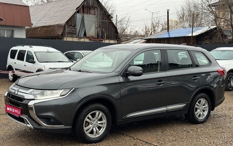 Mitsubishi Outlander III рестайлинг 3, 2019 год, 2 270 000 рублей, 1 фотография