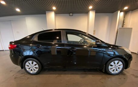 KIA Rio III рестайлинг, 2013 год, 550 000 рублей, 2 фотография