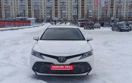 Toyota Camry, 2018 год, 2 240 000 рублей, 1 фотография