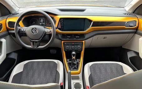 Volkswagen T-Cross I, 2021 год, 1 640 007 рублей, 7 фотография