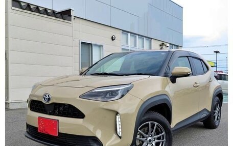 Toyota Yaris Cross, 2022 год, 1 350 000 рублей, 2 фотография