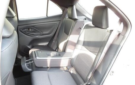 Toyota Yaris Cross, 2022 год, 1 350 000 рублей, 11 фотография