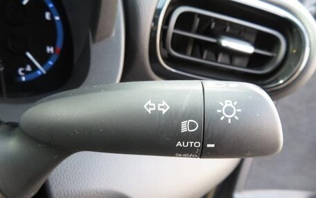 Toyota Yaris Cross, 2022 год, 1 350 000 рублей, 19 фотография