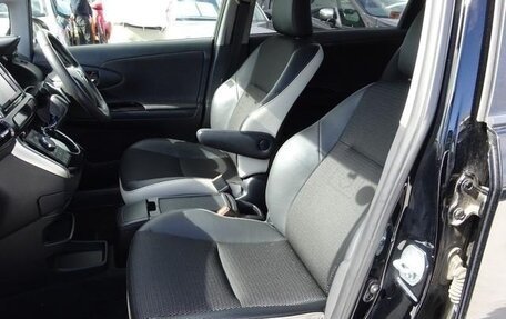 Toyota Wish II, 2016 год, 1 550 000 рублей, 14 фотография