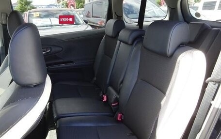 Toyota Wish II, 2016 год, 1 550 000 рублей, 15 фотография