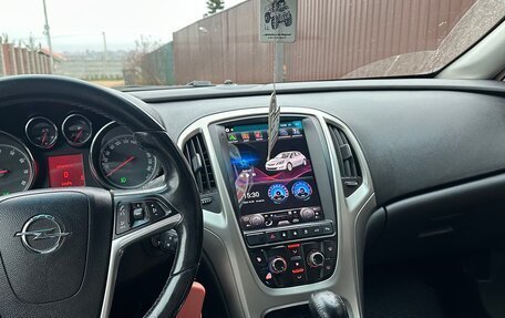 Opel Astra J, 2011 год, 750 000 рублей, 1 фотография