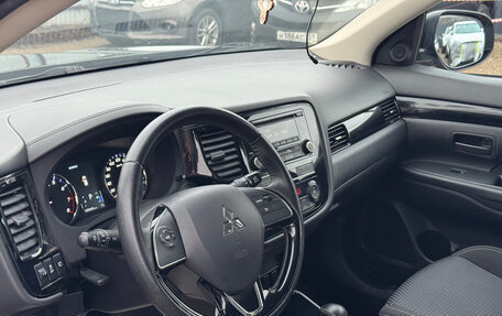 Mitsubishi Outlander III рестайлинг 3, 2019 год, 2 270 000 рублей, 5 фотография