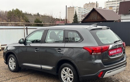 Mitsubishi Outlander III рестайлинг 3, 2019 год, 2 270 000 рублей, 4 фотография