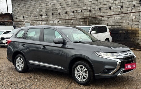 Mitsubishi Outlander III рестайлинг 3, 2019 год, 2 270 000 рублей, 2 фотография