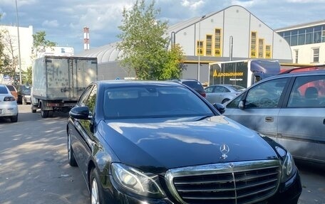 Mercedes-Benz E-Класс, 2018 год, 1 850 000 рублей, 1 фотография