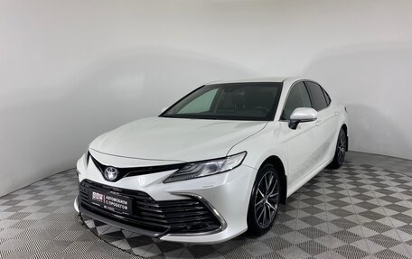 Toyota Camry, 2021 год, 3 149 000 рублей, 1 фотография