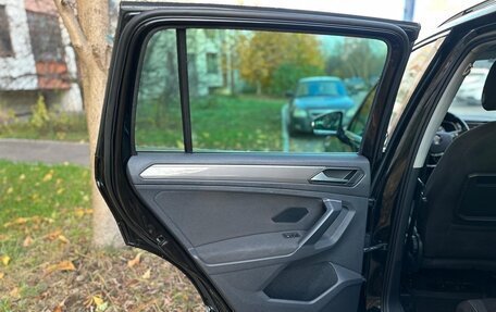 Volkswagen Tiguan II, 2018 год, 2 650 000 рублей, 18 фотография