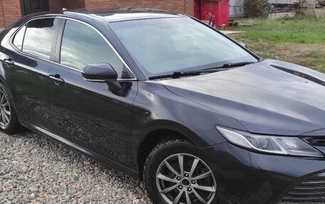 Toyota Camry, 2019 год, 1 999 000 рублей, 2 фотография