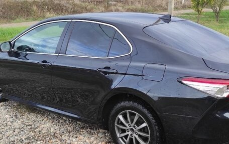 Toyota Camry, 2019 год, 1 999 000 рублей, 4 фотография