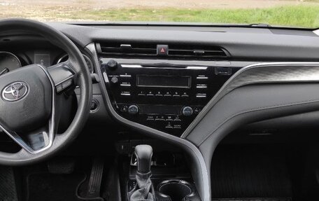 Toyota Camry, 2019 год, 1 999 000 рублей, 14 фотография