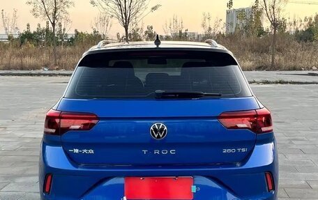 Volkswagen T-Roc I, 2022 год, 1 694 000 рублей, 6 фотография