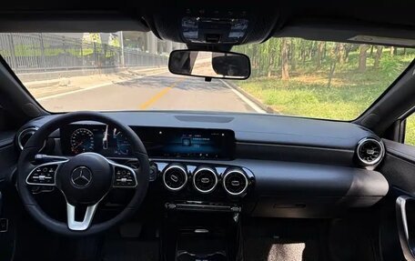 Mercedes-Benz A-Класс, 2022 год, 1 994 000 рублей, 7 фотография