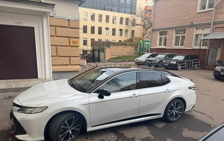 Toyota Camry, 2020 год, 3 750 000 рублей, 7 фотография