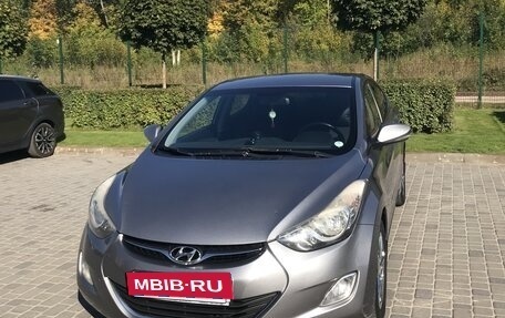 Hyundai Elantra V, 2011 год, 950 000 рублей, 2 фотография