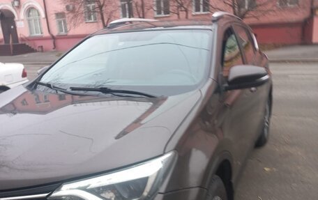 Toyota RAV4, 2018 год, 3 000 000 рублей, 3 фотография