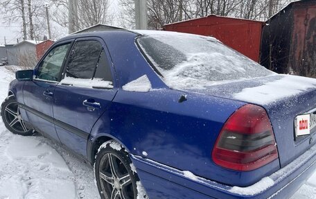 Mercedes-Benz C-Класс, 1995 год, 250 000 рублей, 3 фотография